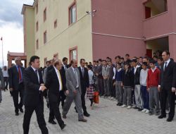 Öztürk'ten Şenkaya çıkarması